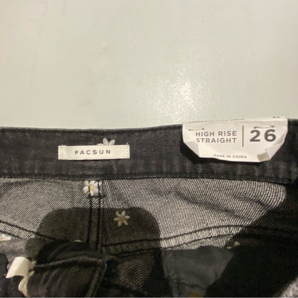 PacSun Highrise Straight Leg Black Embroidered Daisy Floral Jeans size 26 2 - Picture 7 of 14